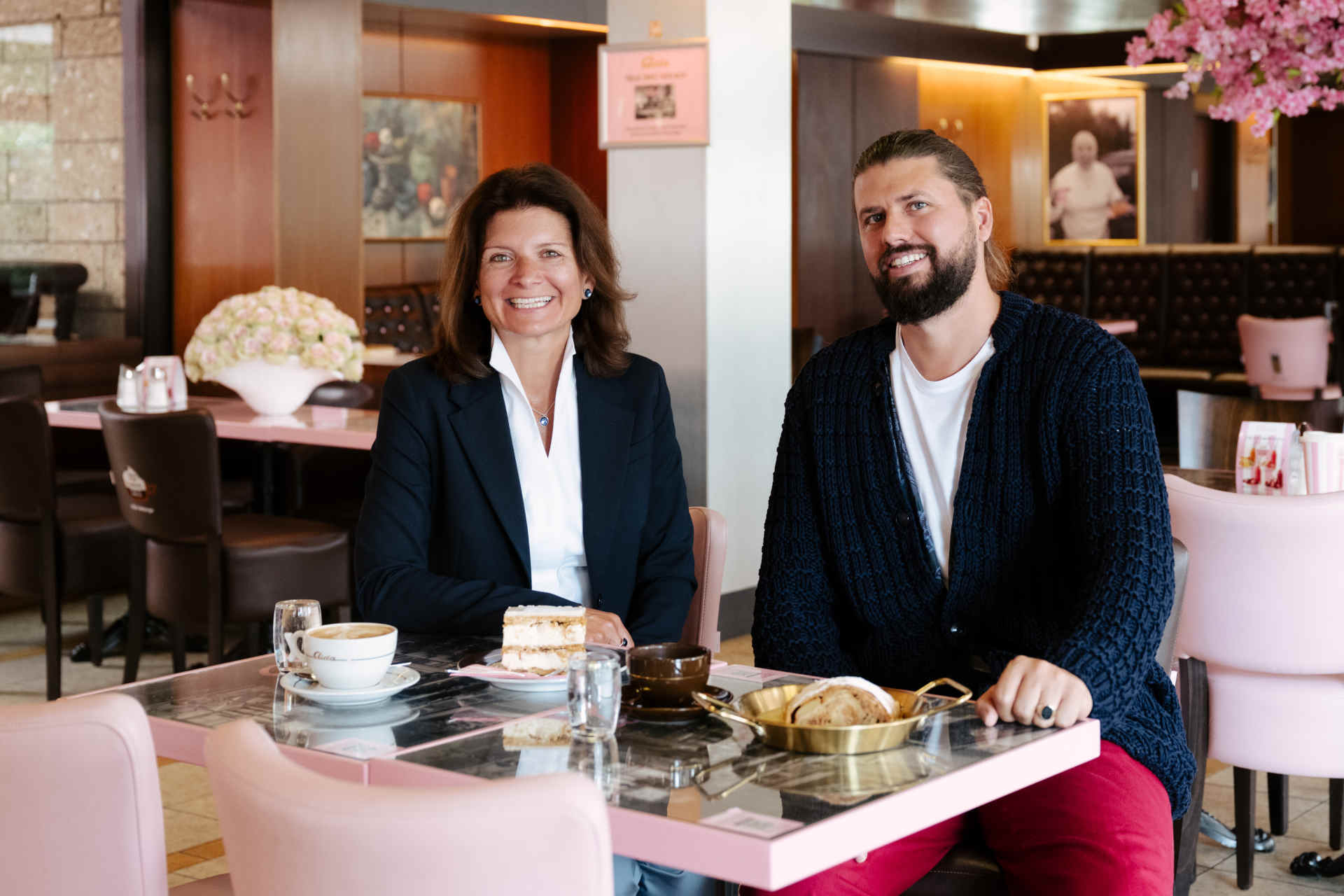 Lieferando Geschäftsführerin Natascha Mauthner und Dominik Prousek, Geschäftsführer der Café-Konditorei Aida © Chiara Milo