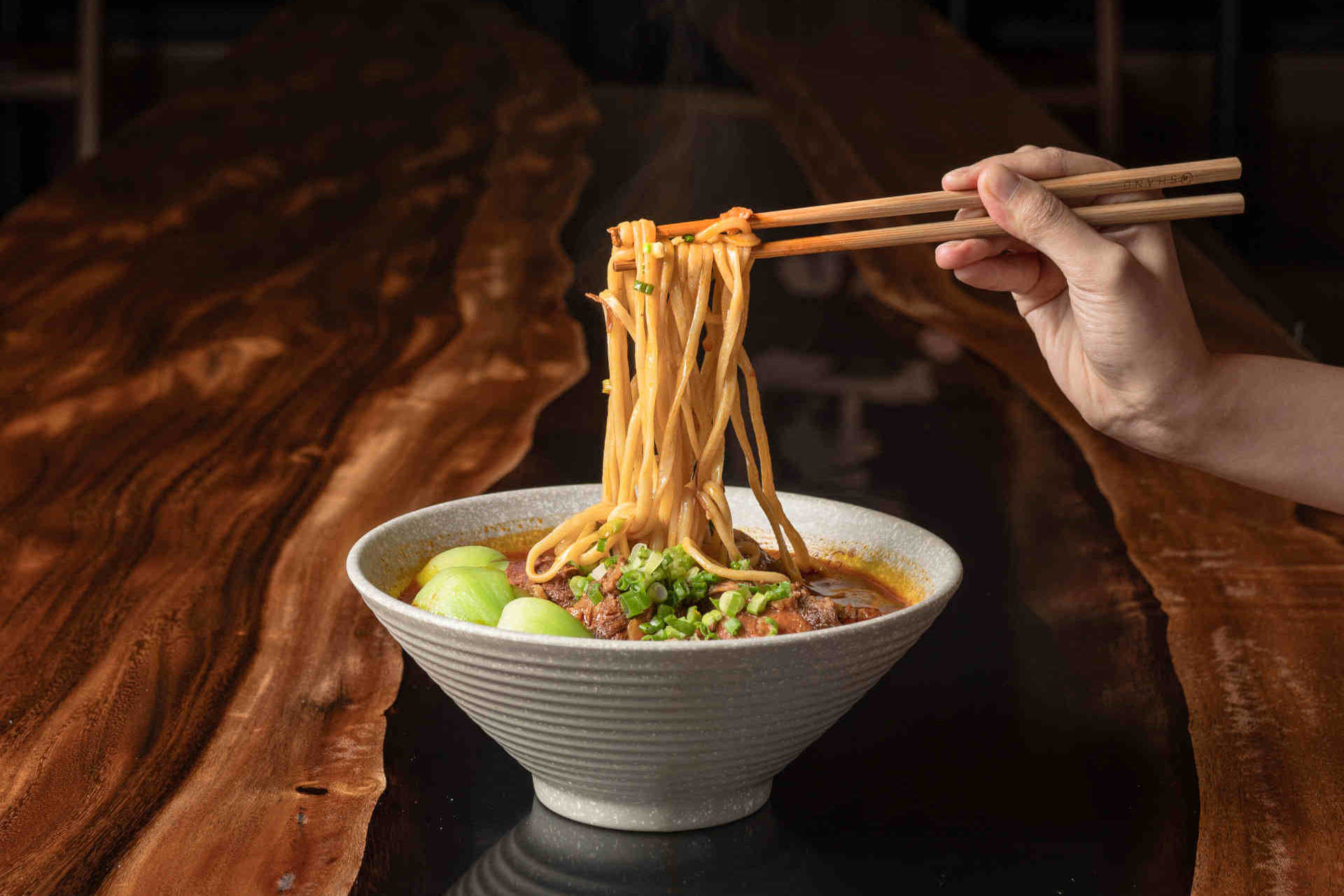 13-Shang-Artisan-Noodles-beigestellt-1920