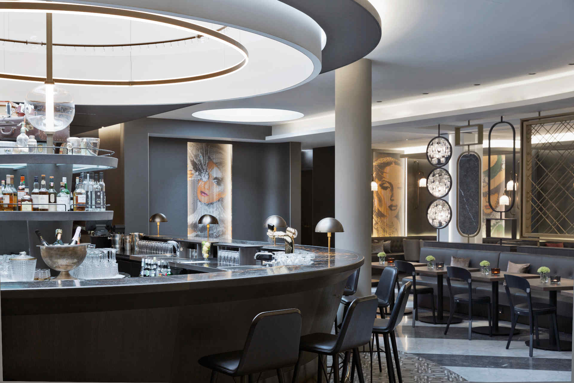Bar des Renaissance Vienna Schönbrunn Hotel, Foto beigestellt