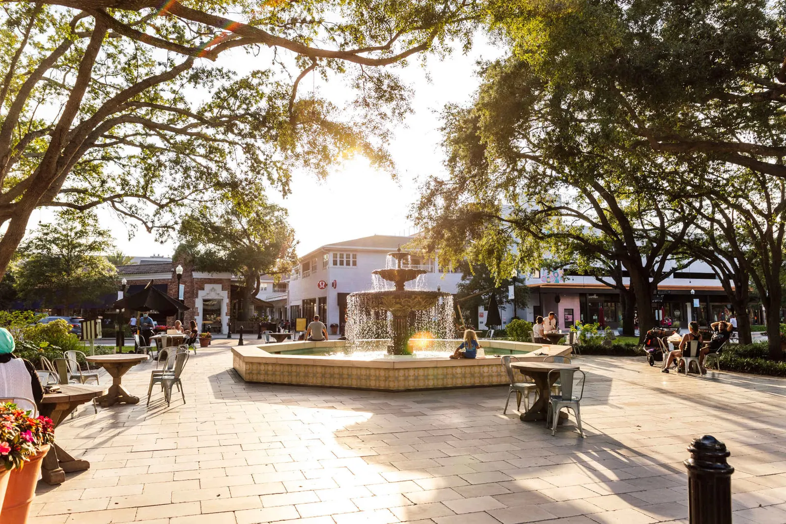 Hyde Park Village © Keir Magoulas / Visit Tampa Bay