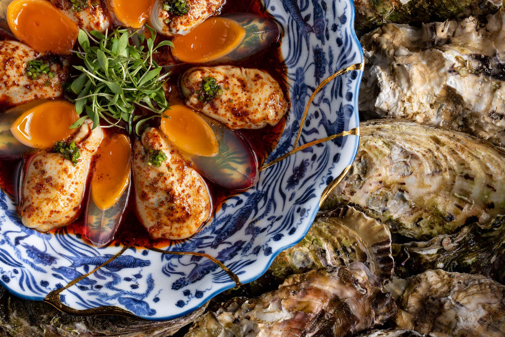Japanische Austern und Zentury-Eier in hausgemachter Chili-Soße © The World’s 50 Best Restaurants